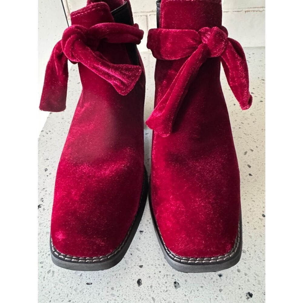 Justin Textile Velvet knot Ankle Boots Red Wine Western Cowgirl Size 8.5 EUC - Picture 9 of 12